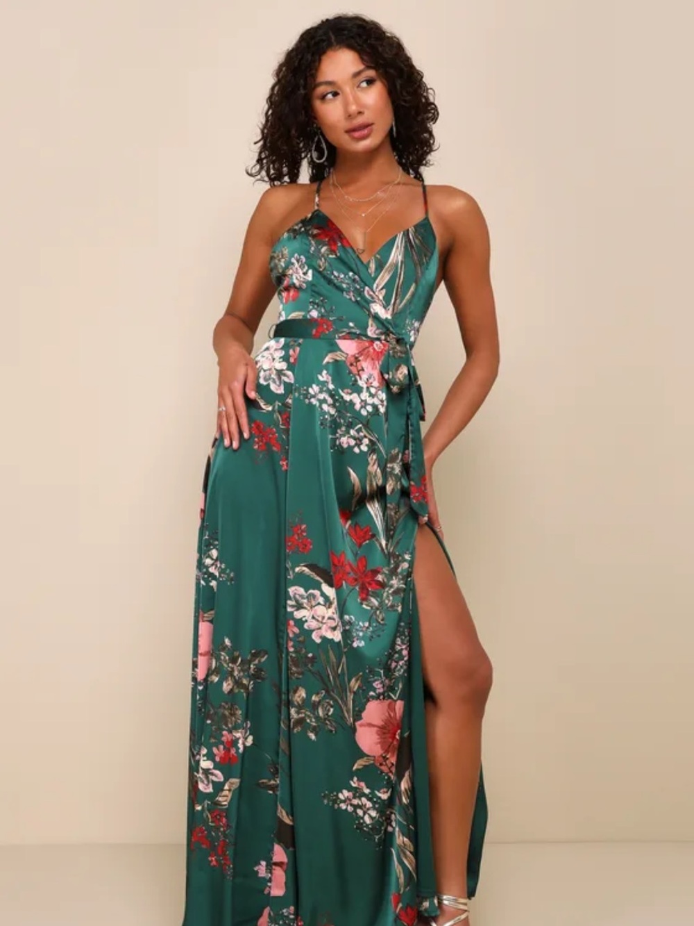 Lulu‘s satin maxi dress S-NWT